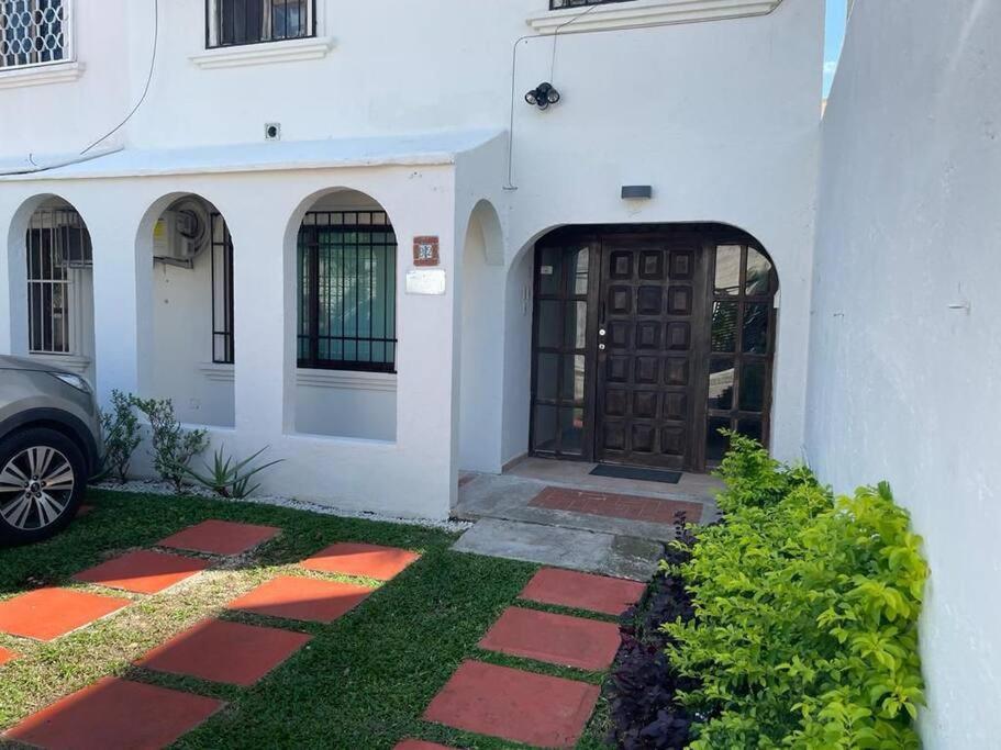 Departamento Centrico Y Moderno En Cancun. エクステリア 写真